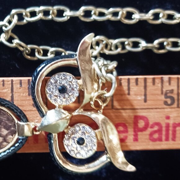 Large Vintage 1970s Gold Owl Pendant Necklace With Chunky Gold Chain - Picture 5 of 5